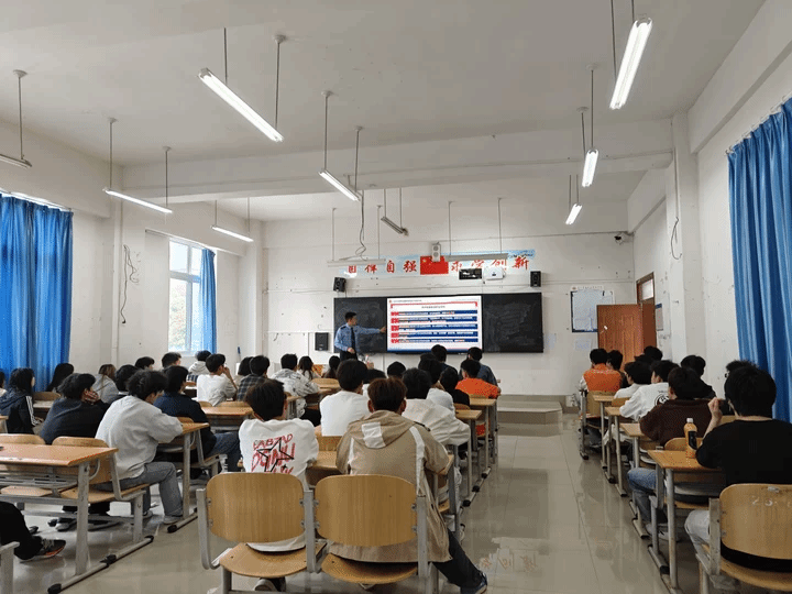 bat365在线中国登录入口“一站式”新青年学生社区开展“警校同心·反诈同行”网络安全教育宣讲活动